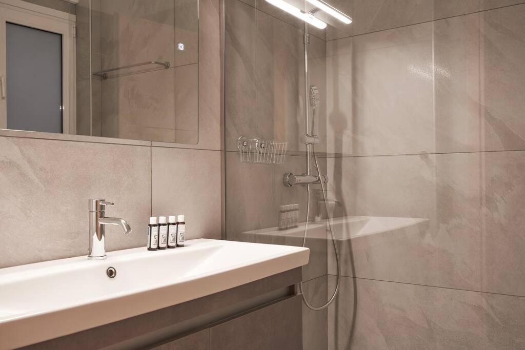 Fix 2Bd Apartment With Parthenon View アテネ エクステリア 写真